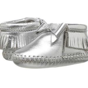 Minnetonka new toddler shoes